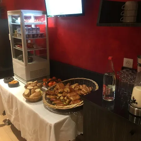 Le Grand Отель Мобёж